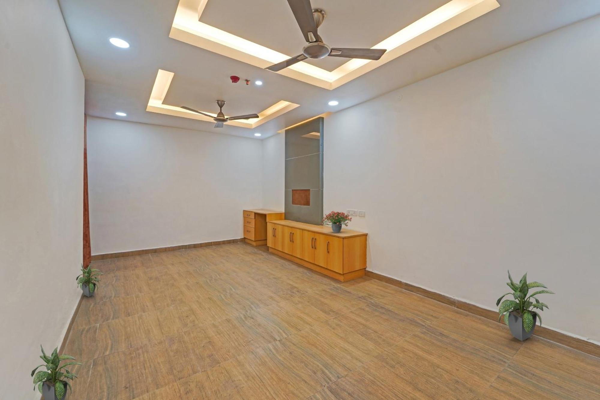 Hotel O J2 Service Apartment Csennai Kültér fotó