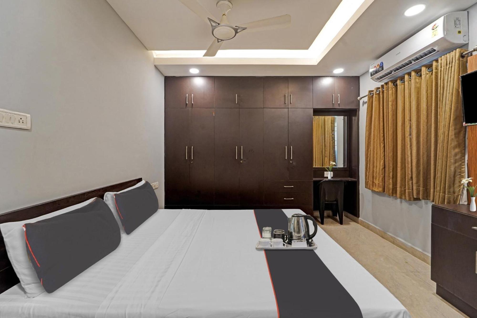 Hotel O J2 Service Apartment Csennai Kültér fotó